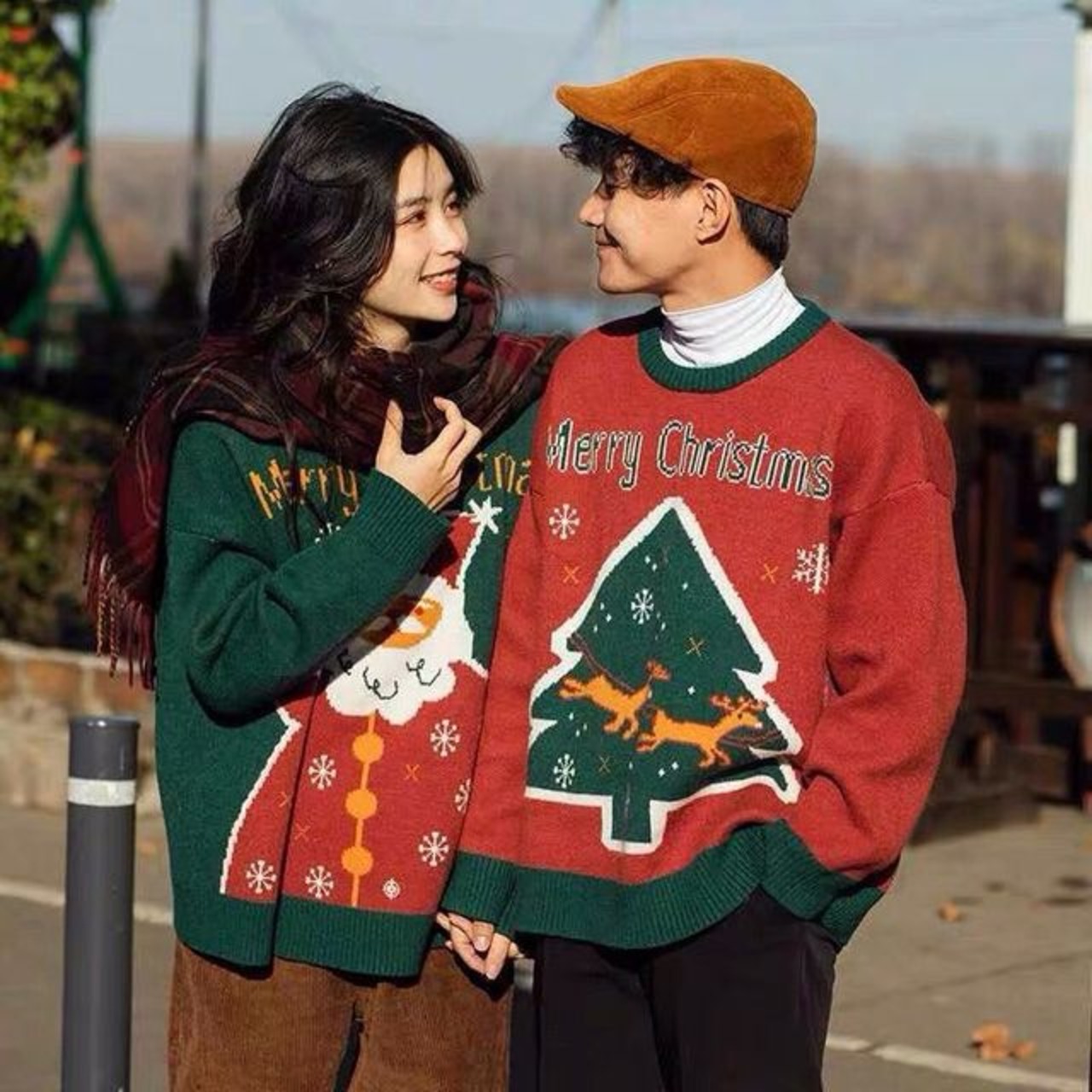 【クリスマス仕様】ペアルック ツリー＆サンタ柄 ユニセックスセーター