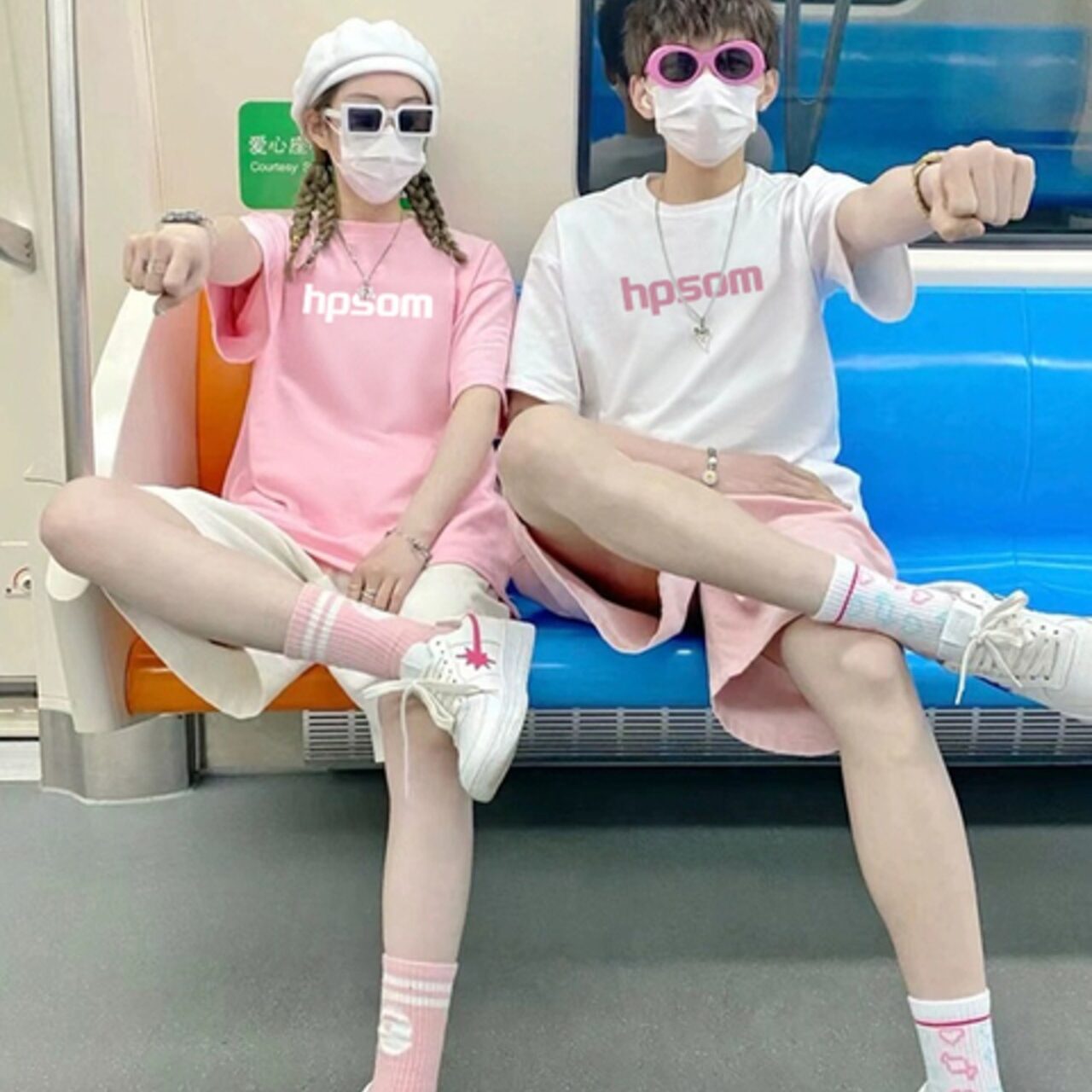 トレンドブランド カップル半袖Tシャツ（話題のドーパミンコーデ）