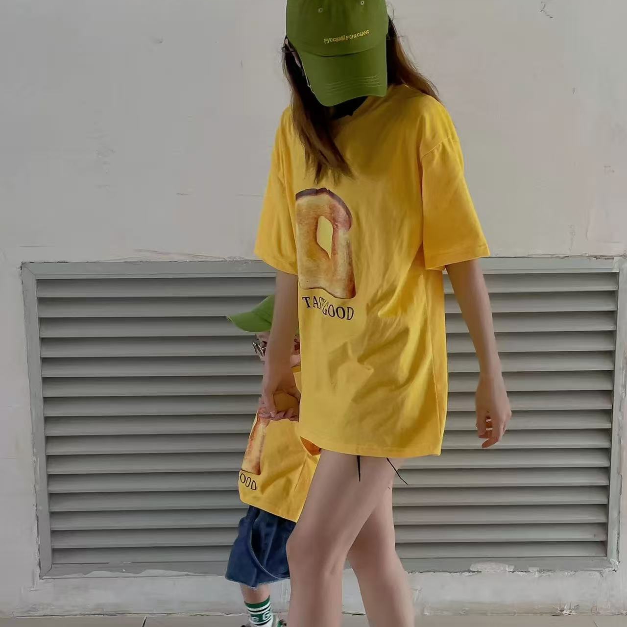 親子ペアルック 遊び心あるプリント カジュアル 母娘Tシャツ