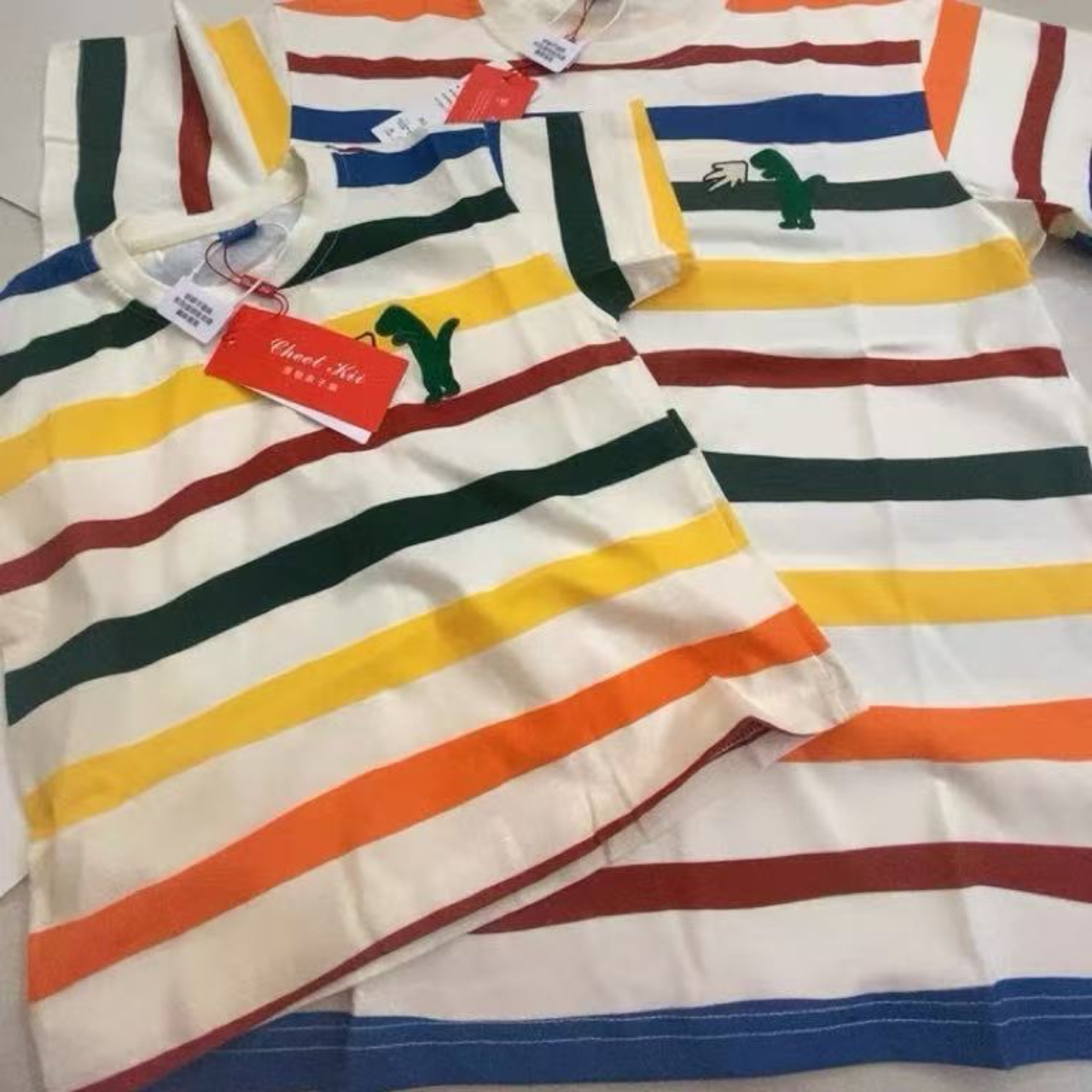 【親子でリンクコーデ】カラフルボーダーTシャツ