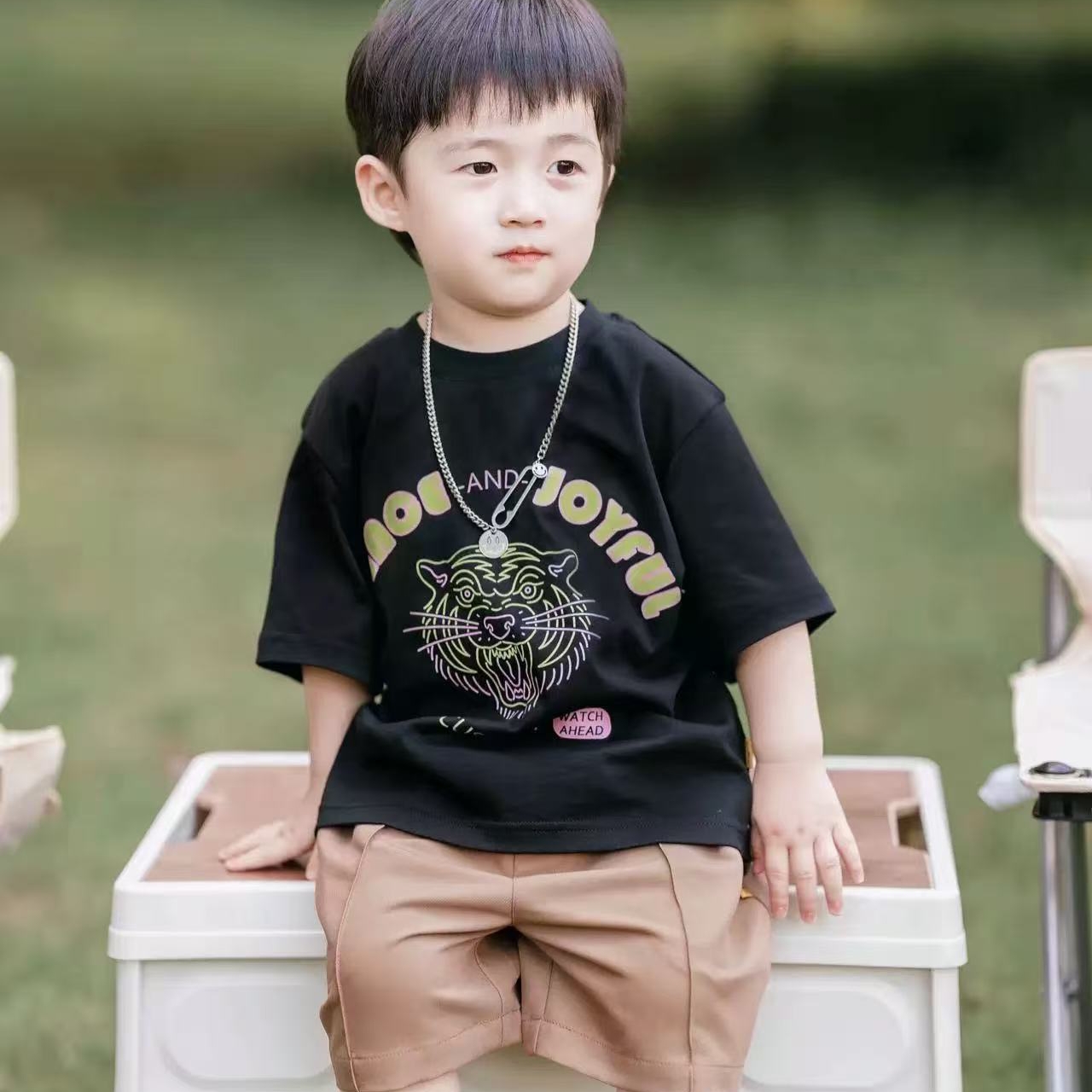 週末の親子コーデにピッタリ！黒虎Tシャツ