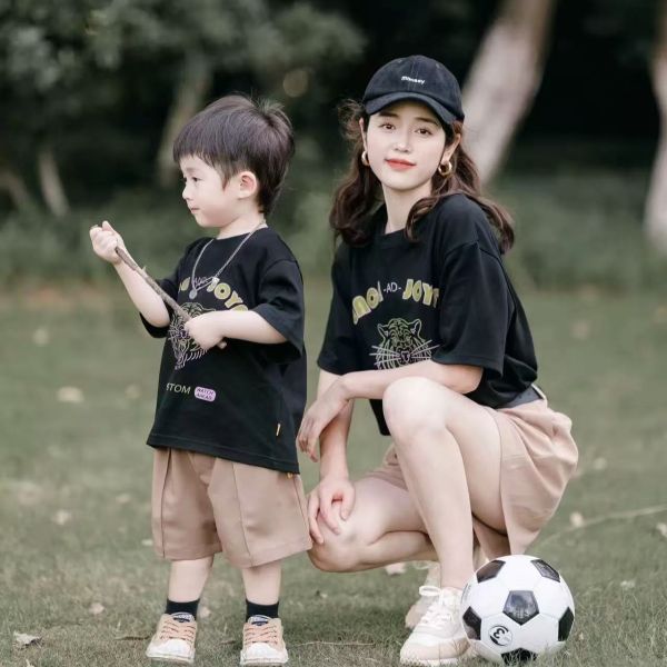 週末の親子コーデにピッタリ！黒虎Tシャツ