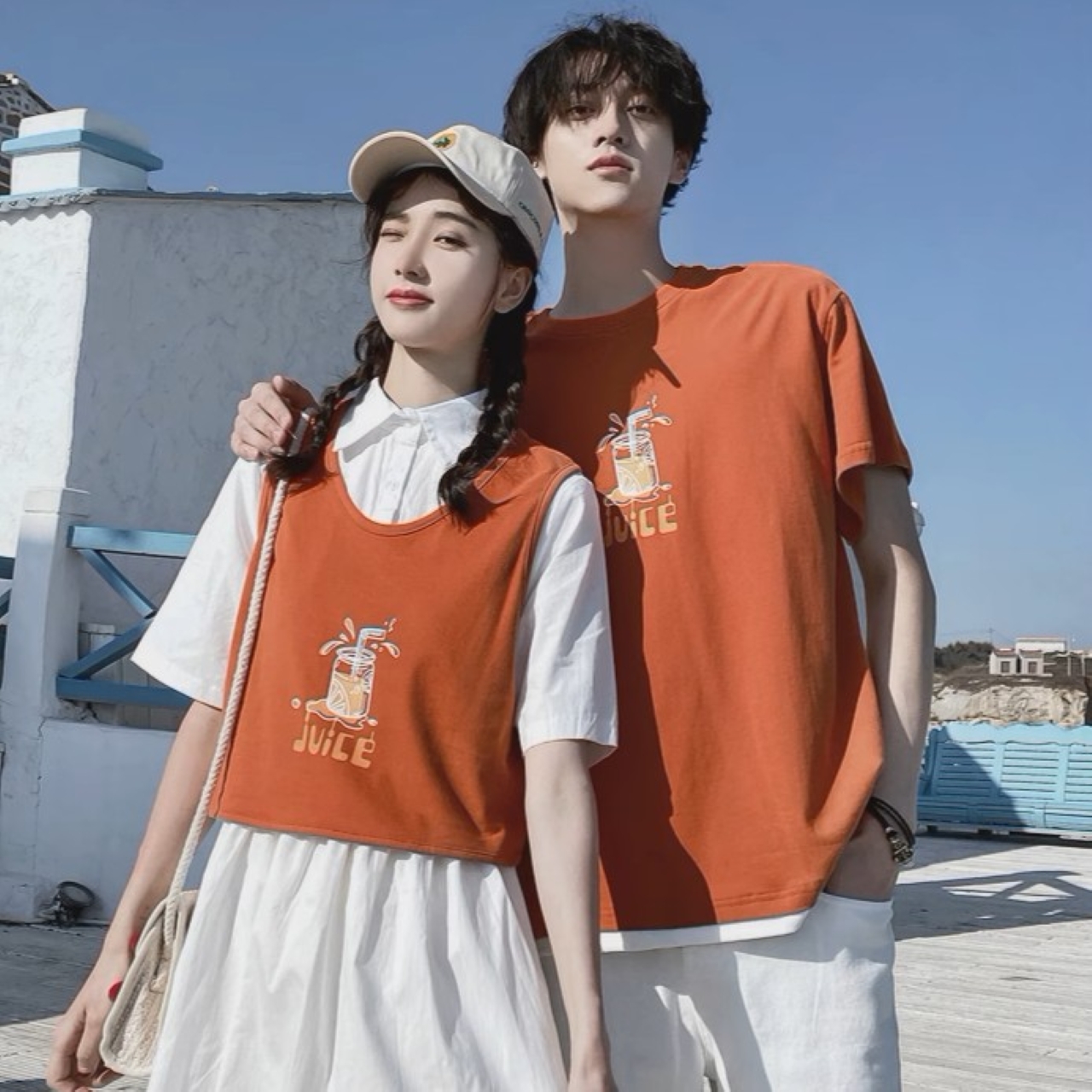 ペアルック ロゴ入り半袖Tシャツ ハーフパンツ ベスト付ワンピース