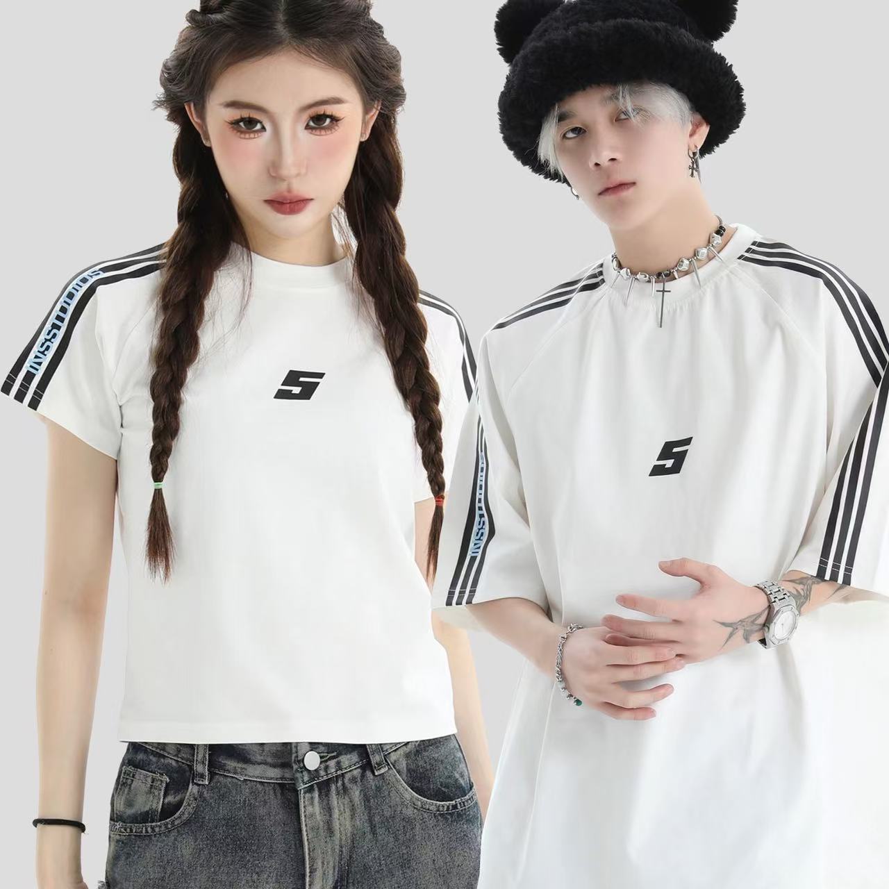 ペアルック 【INSstudios】 ナンバーファイブ ショルダーライン ロゴTシャツ
