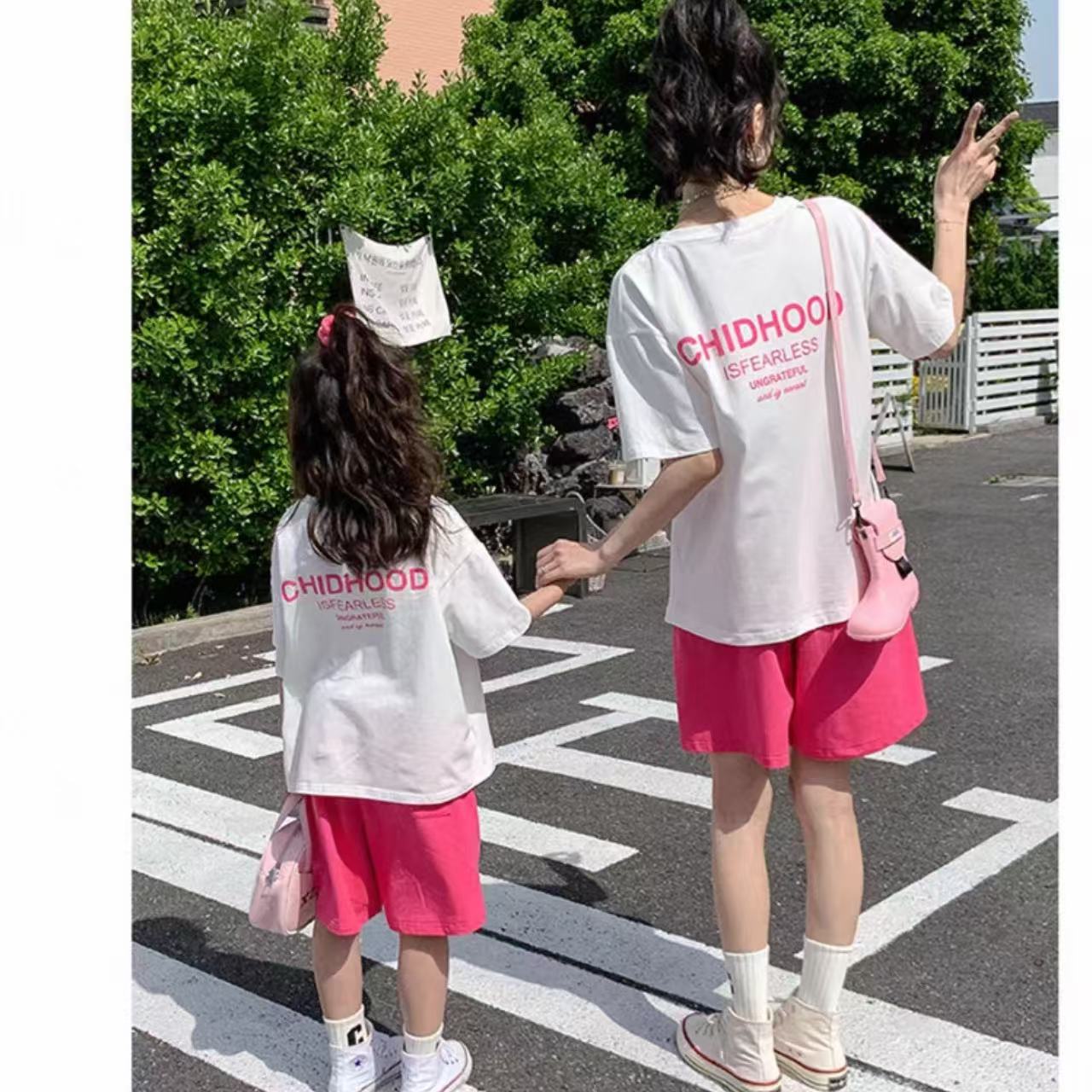 親子ペアルック CHIDHOOD プリントTシャツ＆ハーフパンツ