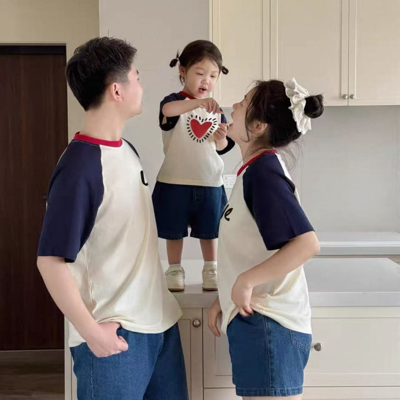 親子ペアルック LOVE＆Heart ファミリーリンクTシャツ