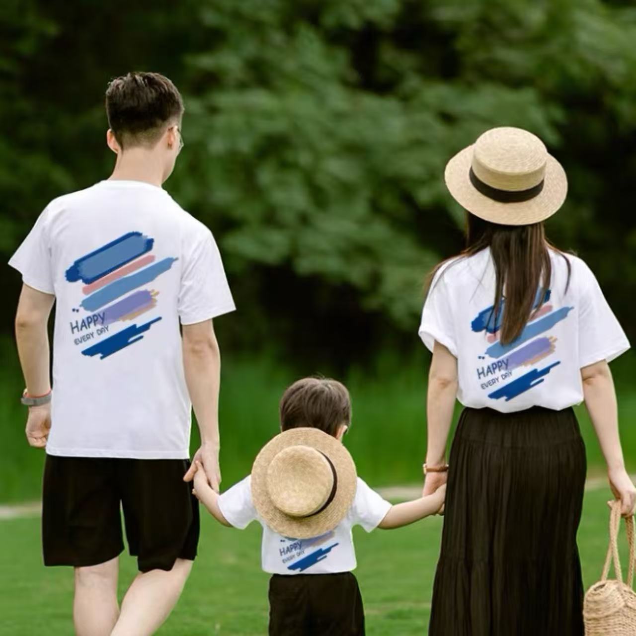 親子ペアルック ハッピーラインが映えるファミリーTシャツ