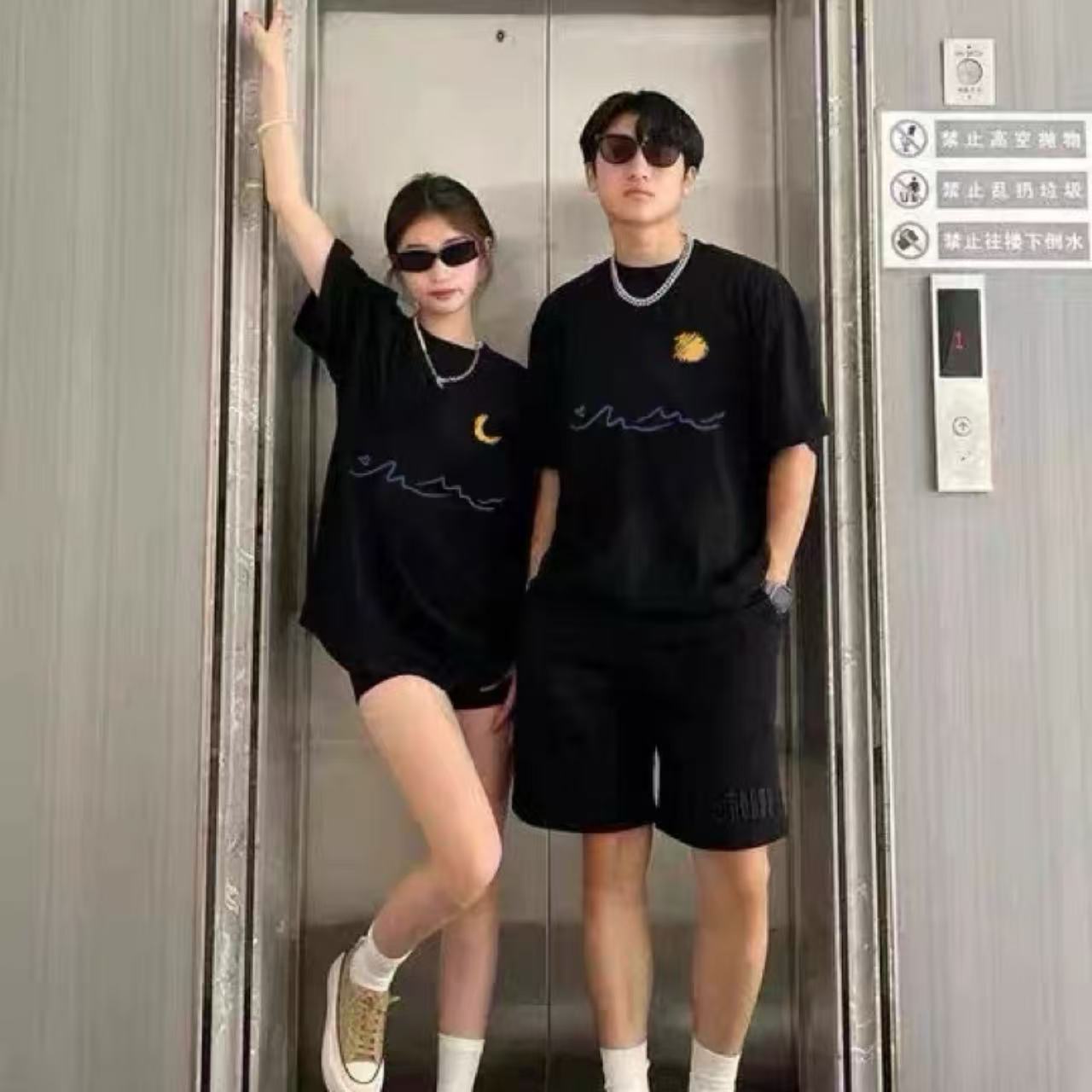 カップルペアルック 月夜の波を描くロマンティックTシャツセット