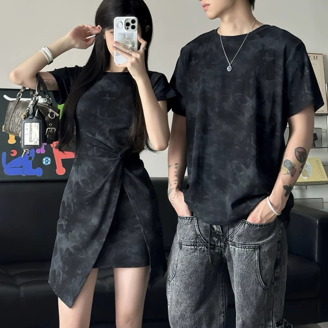 カップルペアルック バタフライが舞う迷彩デザイン｜Tシャツ＆ワンピース