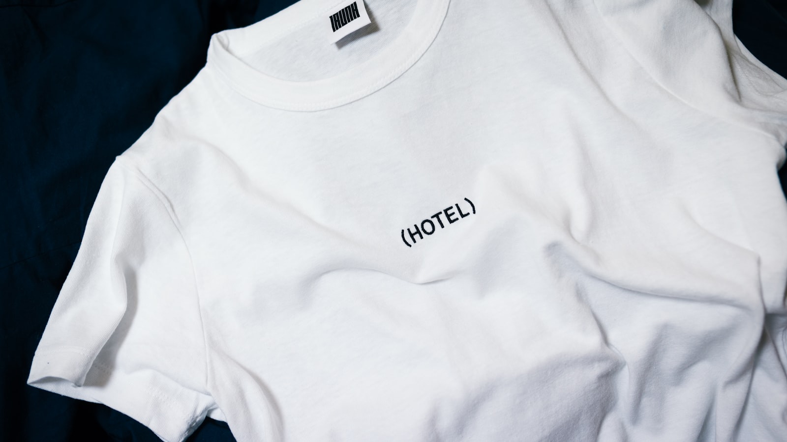 白いお揃いのTシャツ