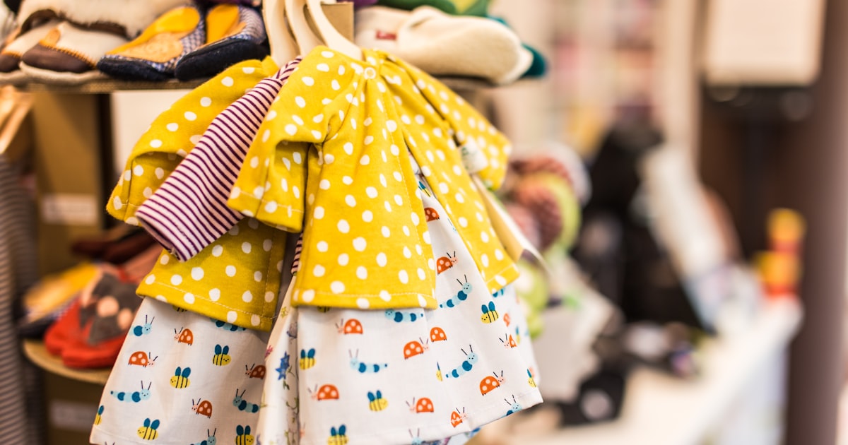 カラフルなベビー服