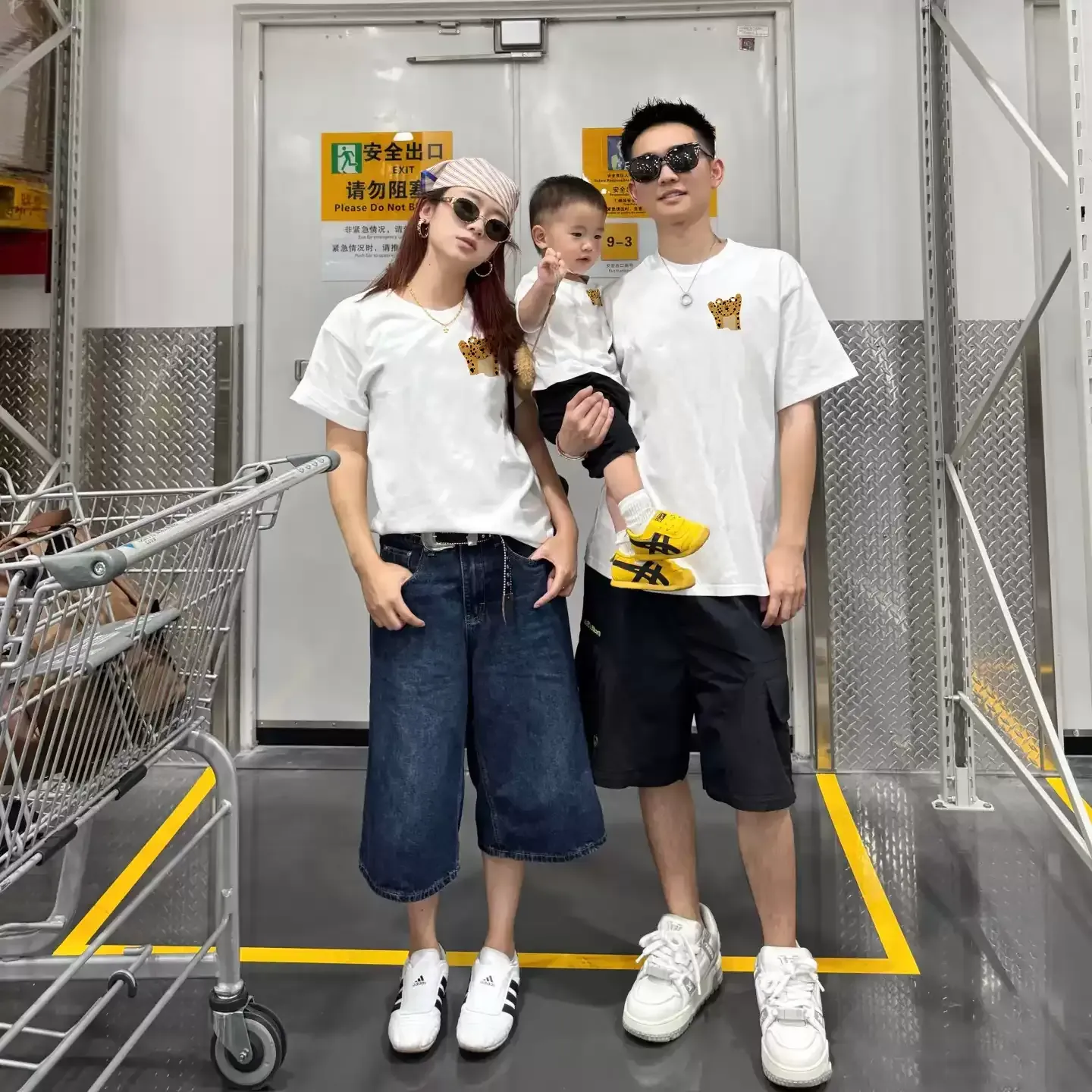 親子ペアルック レオパードワンポイントTシャツ・ロンパース