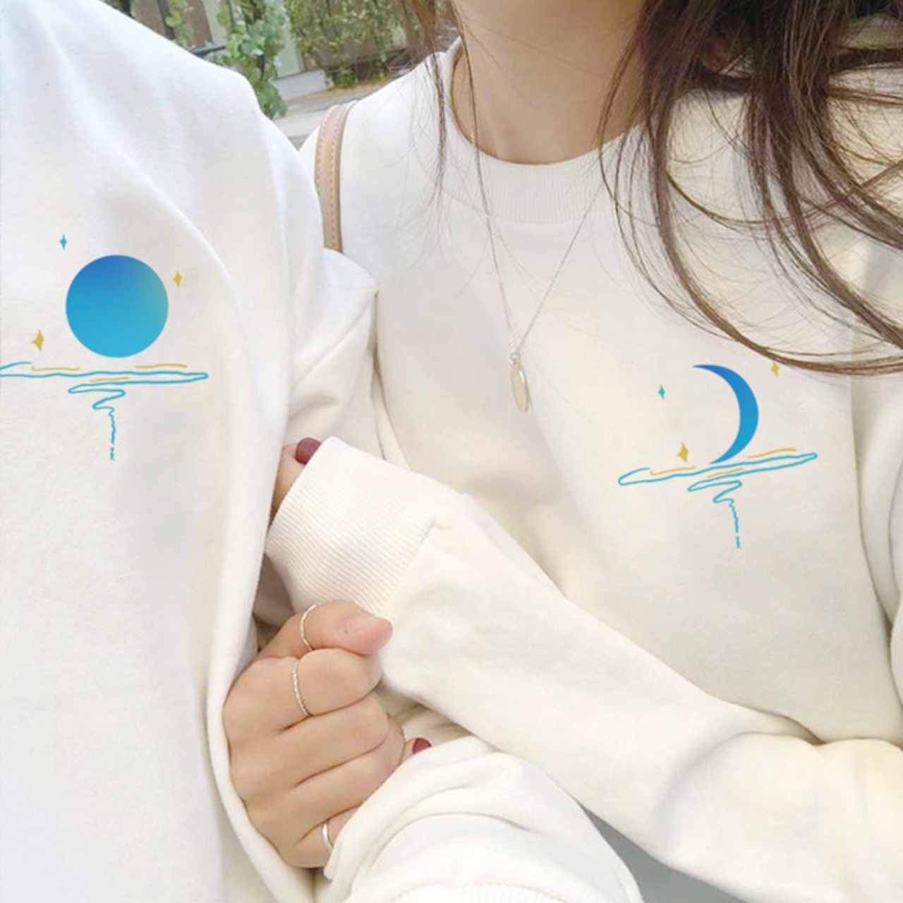 カップルペアルック ブルームーントレーナー