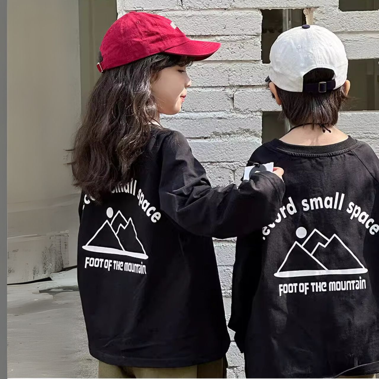 親子ペアルック 長袖Tシャツ アウトドア風 ファミリーお揃い コットンT