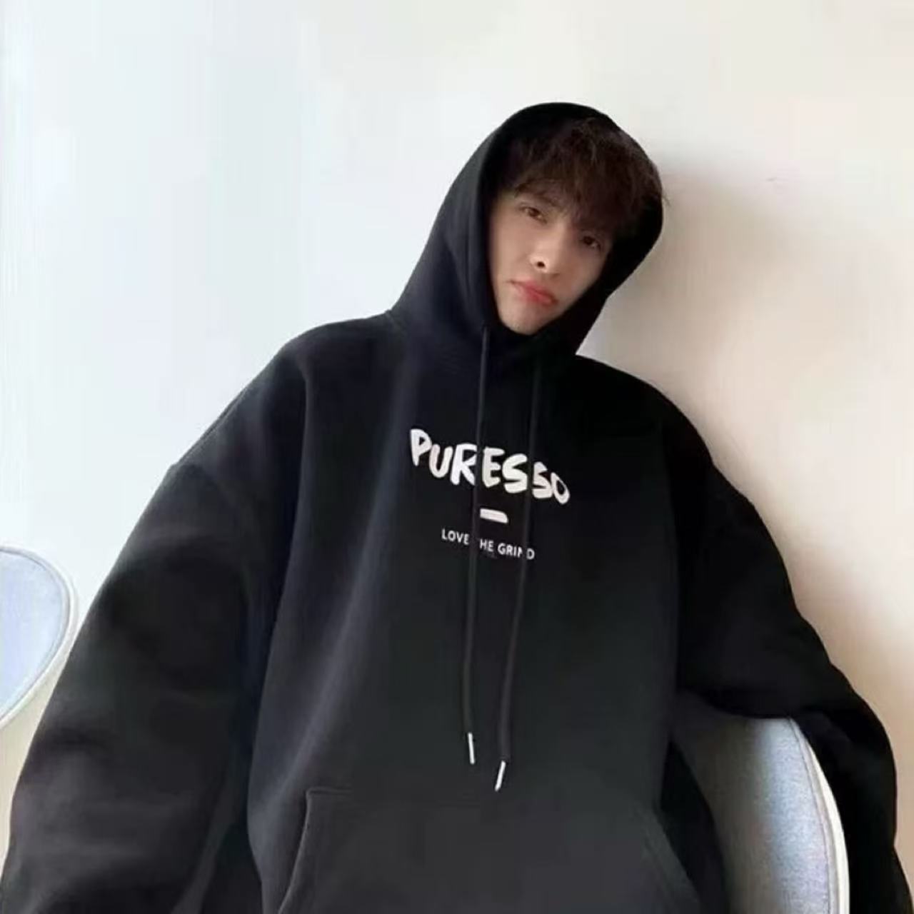 ペアルックコーデ ポイントロゴ パーカー