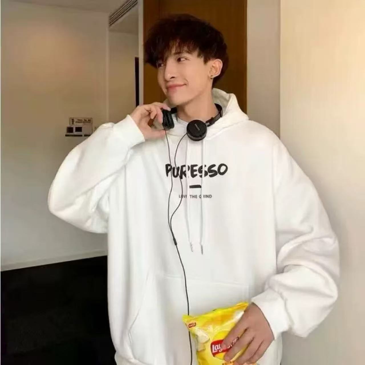 ペアルックコーデ ポイントロゴ パーカー