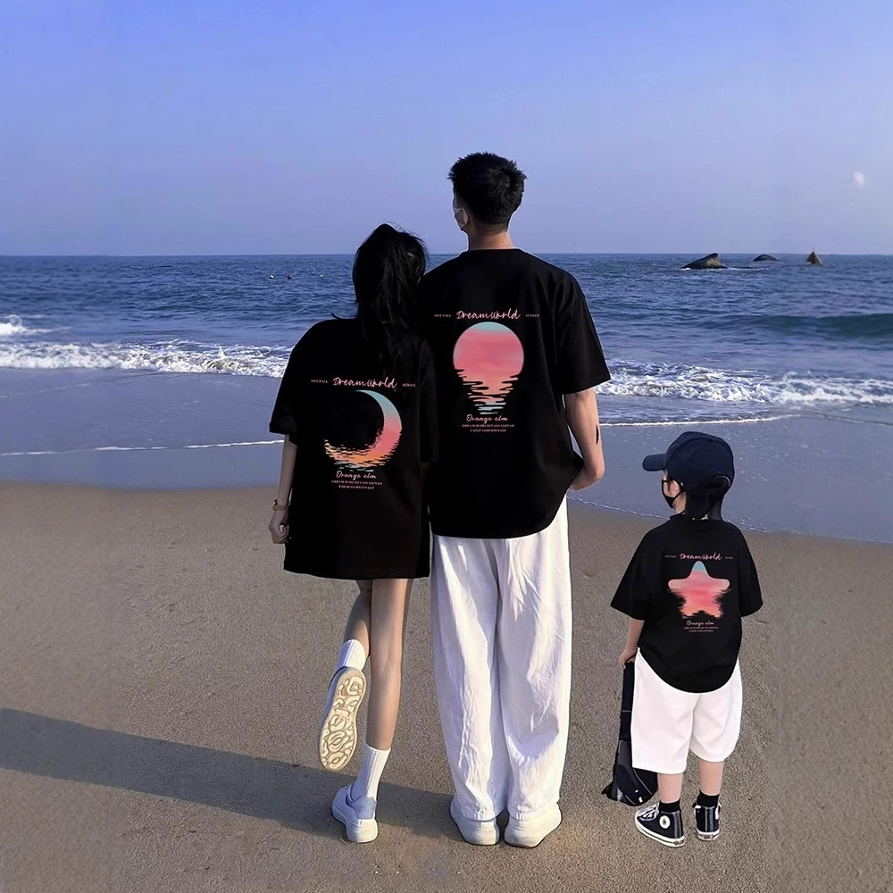 親子ペアルック 水彩グラデーション 天体Tシャツ