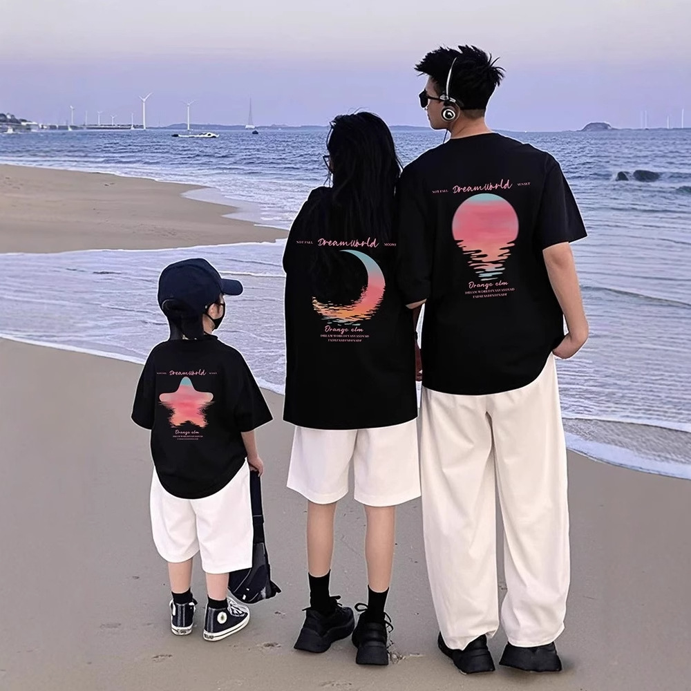 親子ペアルック 水彩グラデーション 天体Tシャツ