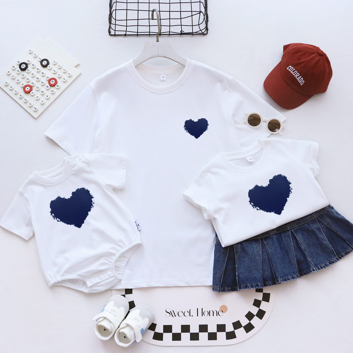 親子ペアルック ペイントタッチハート 白Tシャツ