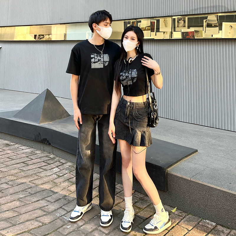 カップルペアルック クロップド＆ルーズ グラフィックTシャツ