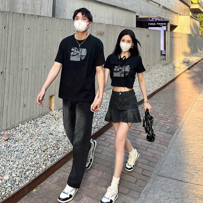 カップルペアルック クロップド＆ルーズ グラフィックTシャツ