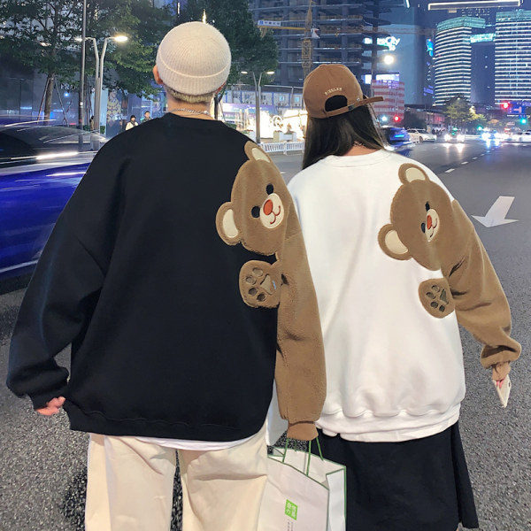 カップルペアルック うしろ姿で魅せる もこもこベアトレーナー
