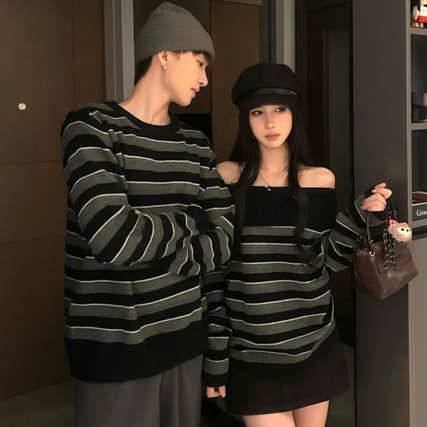 カップルペアルック シックボーダー柄ニット（クルー＆オフショル）
