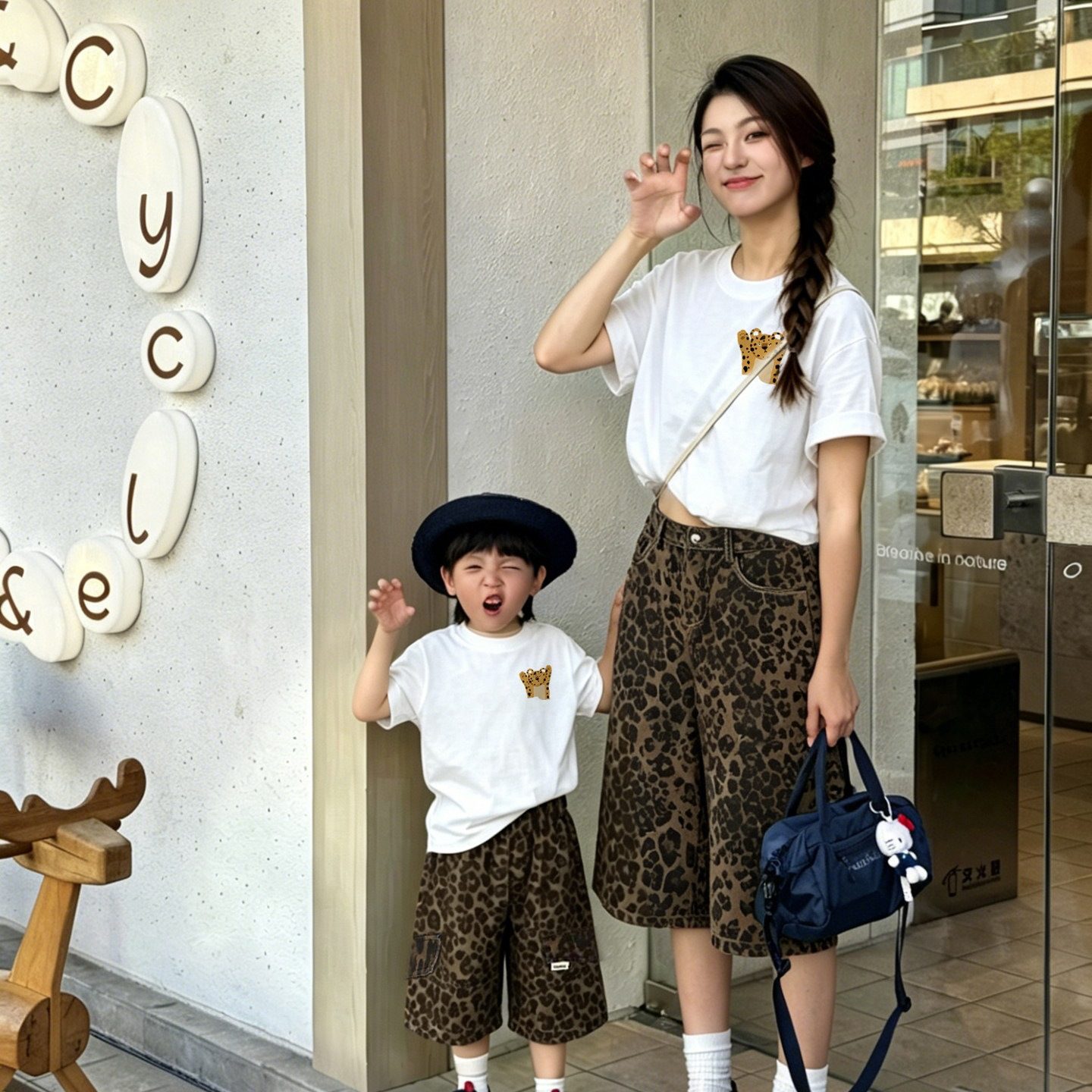親子ペアルック レオパードワンポイントTシャツ・ロンパース