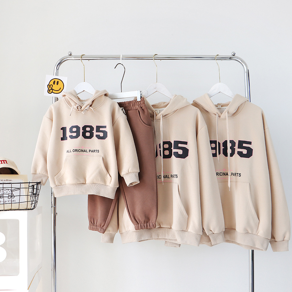 親子ペアルック ナンバリング「1985」ロゴ パーカー＆ロンパース