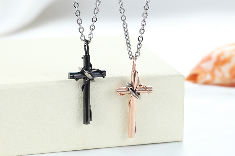 ペアアクセサリー 絡み合う絆 クロス 十字架ネックレス