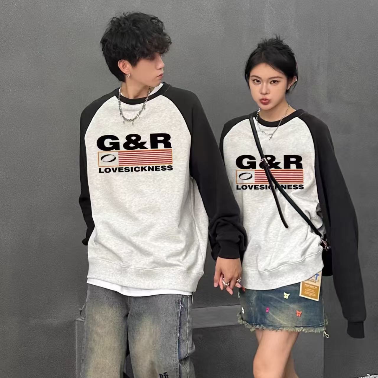 【2点セット】ペアルック 大きめ英字ロゴ カジュアルトレーナー