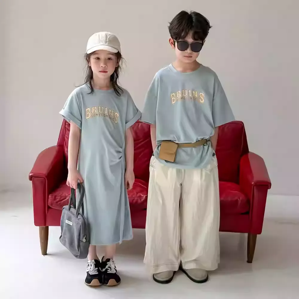 親子ペアルック 爽やかブルー カレッジロゴ風 Tシャツ・ワンピース・ロンパース
