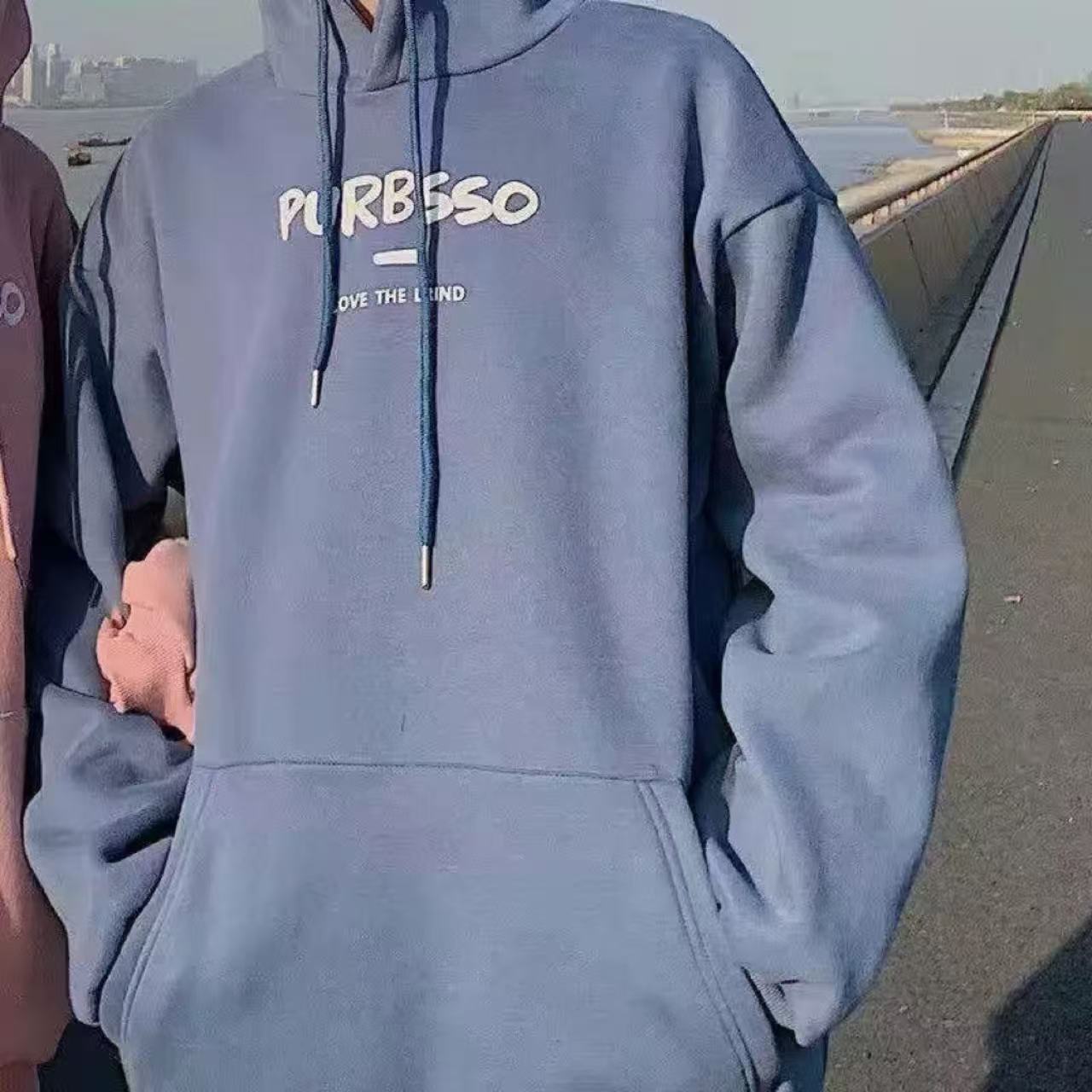 ペアルックコーデ ポイントロゴ パーカー