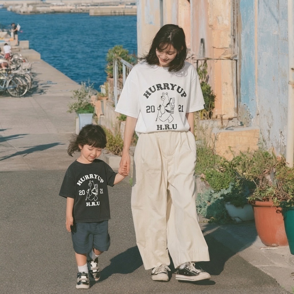 親子ペアルック ハイキングベア ヴィンテージ風 カレッジロゴTシャツ