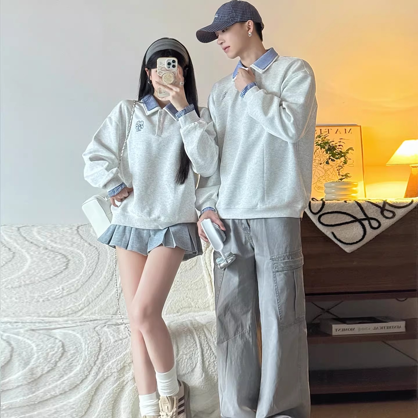 カップルペアルック フラワーポイント 襟付き レイヤード風スウェット