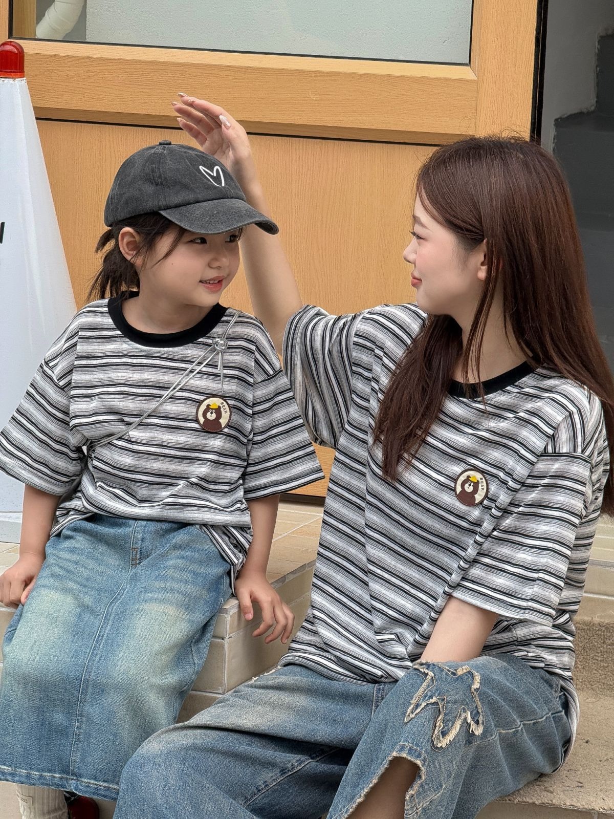 親子ペアルック くまさんワッペンのリラックスボーダーTシャツ