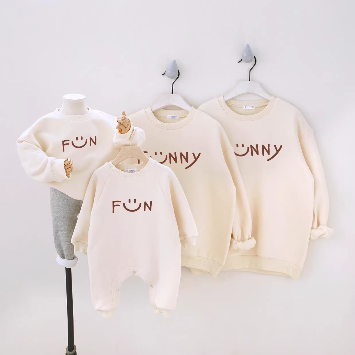 親子ペアルック Funnyスマイル トレーナー・ロンパース