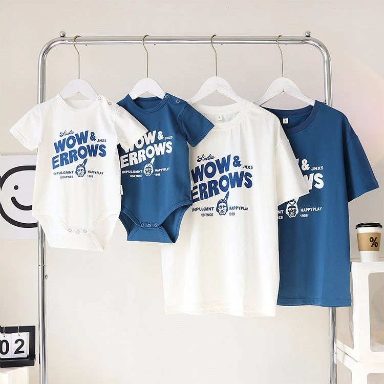 親子ペアルック ヴィンテージ風カレッジTシャツ ～Wow & Arrows～