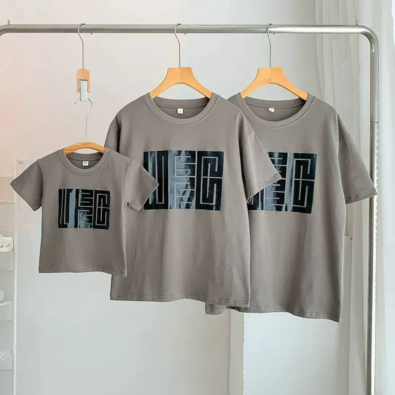 親子ペアルック アーバンジオメトリックロゴ Tシャツ＆ロンパース 