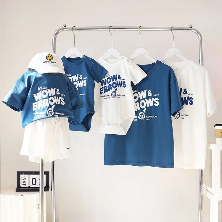 親子ペアルック ヴィンテージ風カレッジTシャツ ～Wow & Arrows～