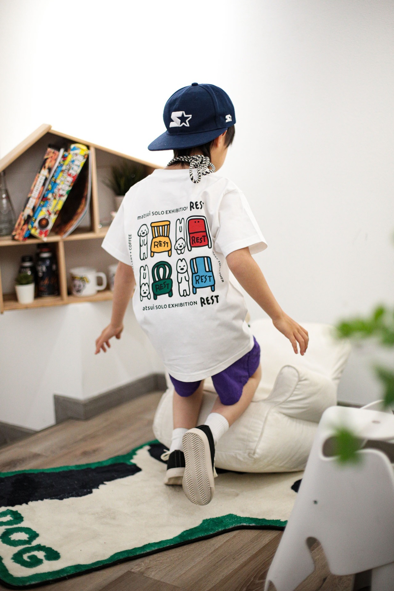 親子ペアルック カラフルチェア＆アニマル バックプリントTシャツ