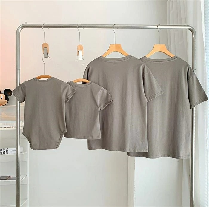 親子ペアルック アーバンジオメトリックロゴ Tシャツ＆ロンパース 