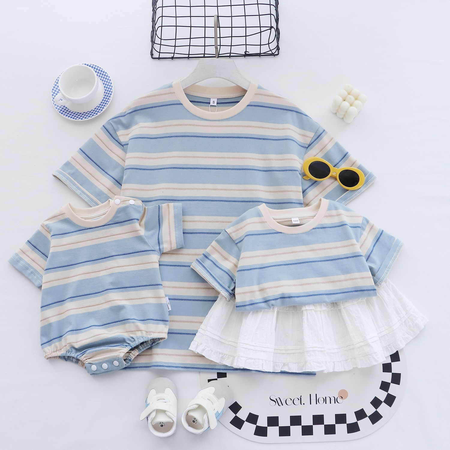 親子ペアルック 爽やかペールブルー ボーダーTシャツ＆ロンパース