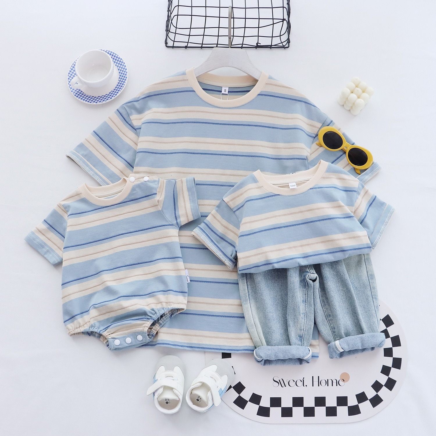 親子ペアルック 爽やかペールブルー ボーダーTシャツ＆ロンパース