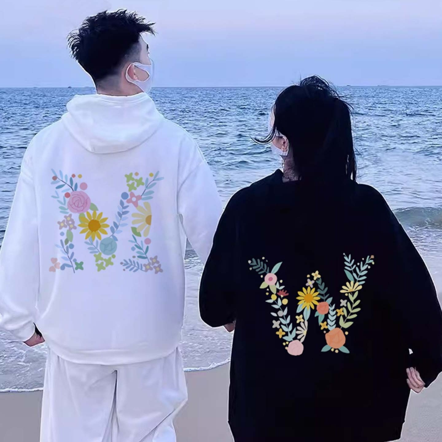 カップルペアルック フラワーイニシャルパーカー