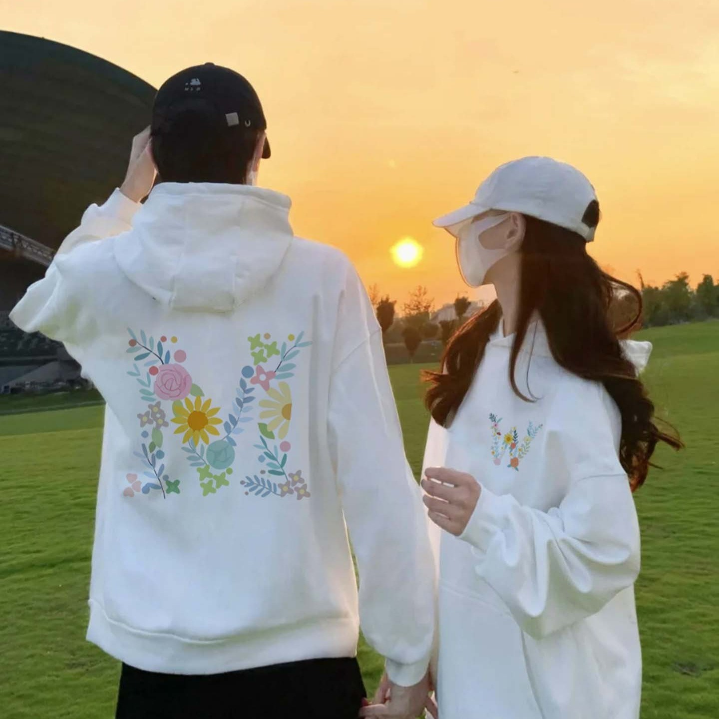 カップルペアルック フラワーイニシャルパーカー