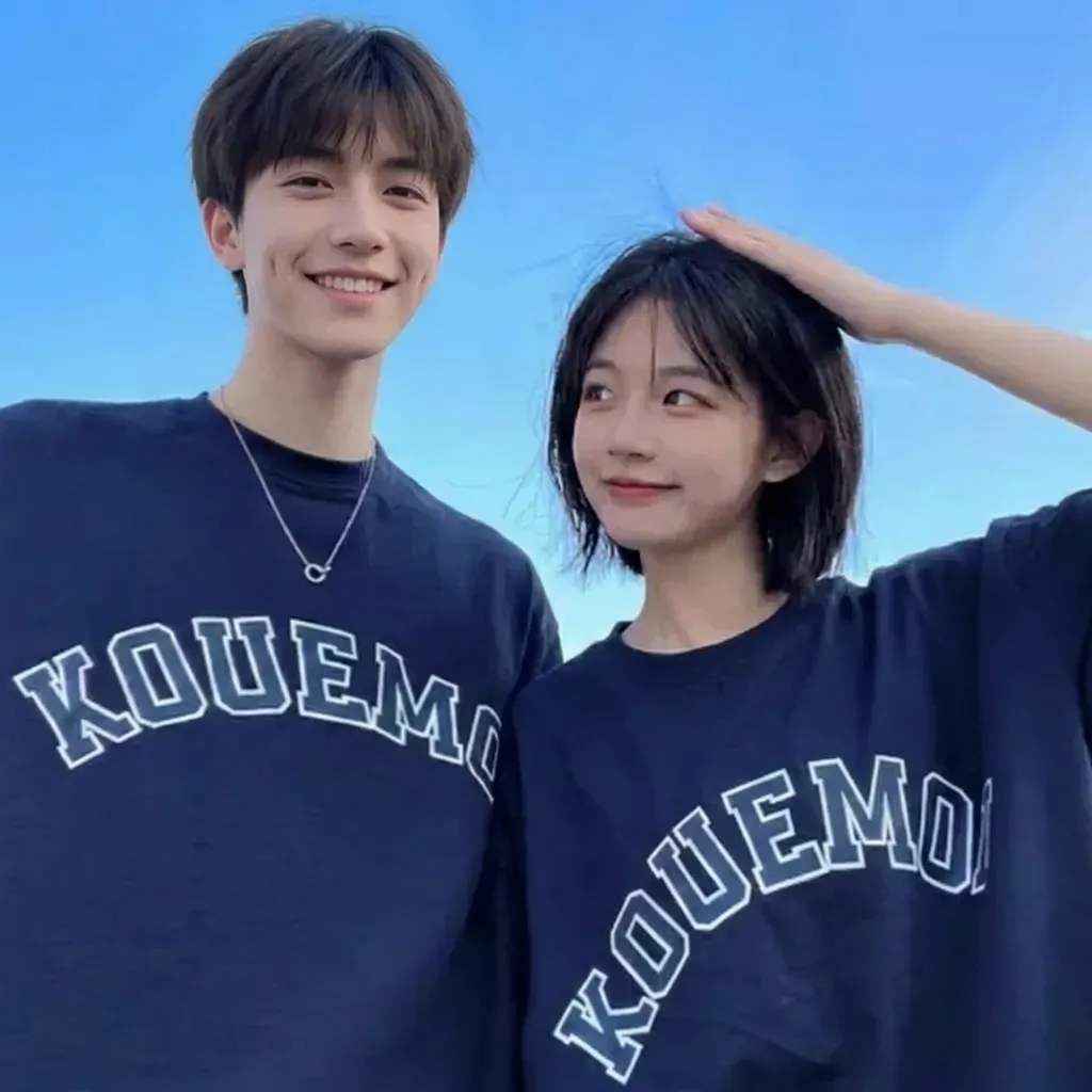 【2点セット】 カップルペアルック 「KOUEMO」 アーチロゴTシャツ