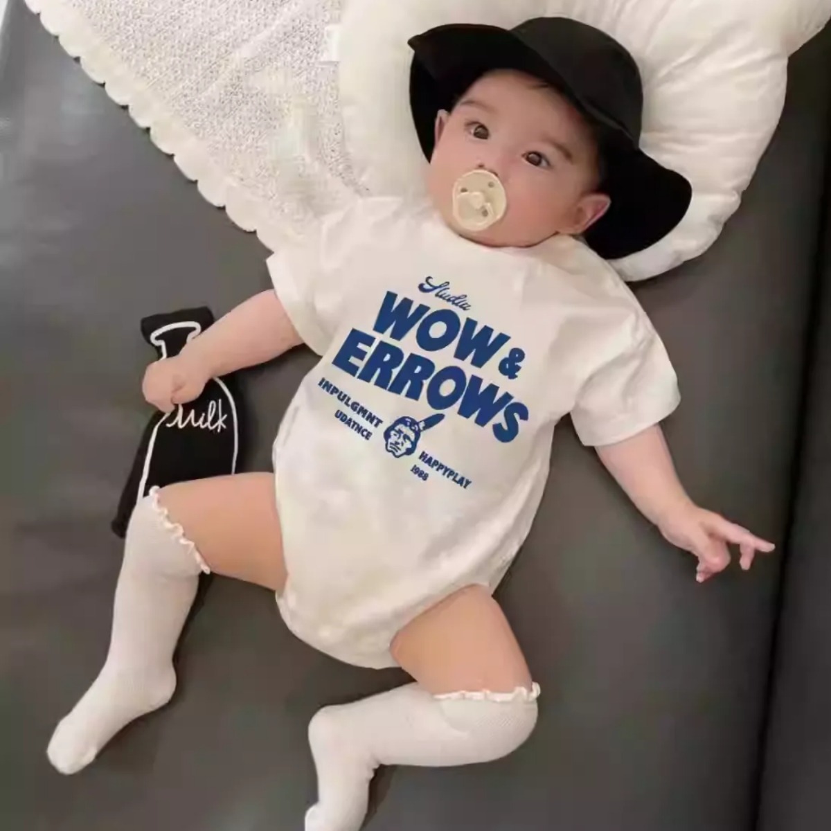 親子ペアルック ヴィンテージ風カレッジTシャツ ～Wow & Arrows～