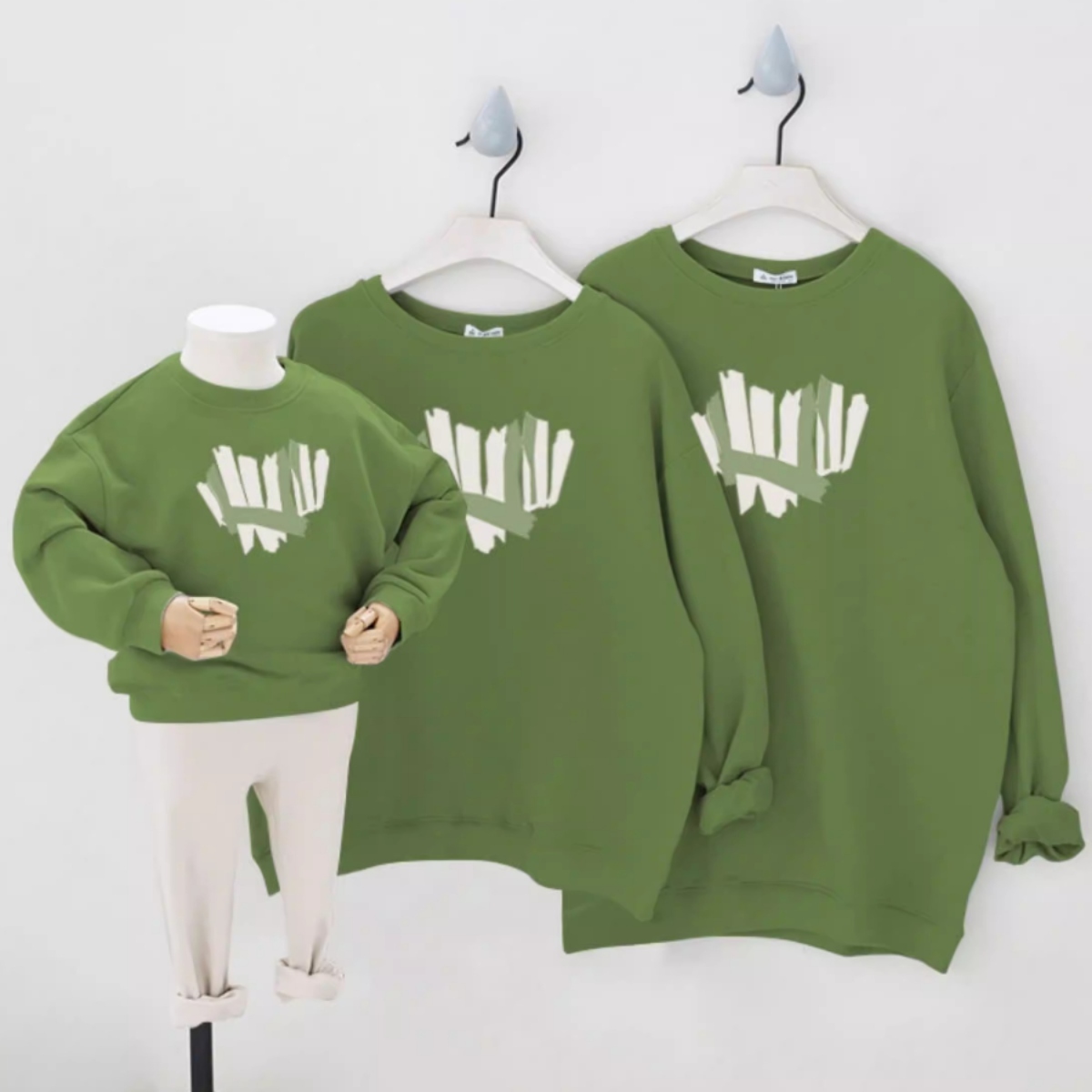 親子ペアルック グリーンハート トレーナー・ロンパース