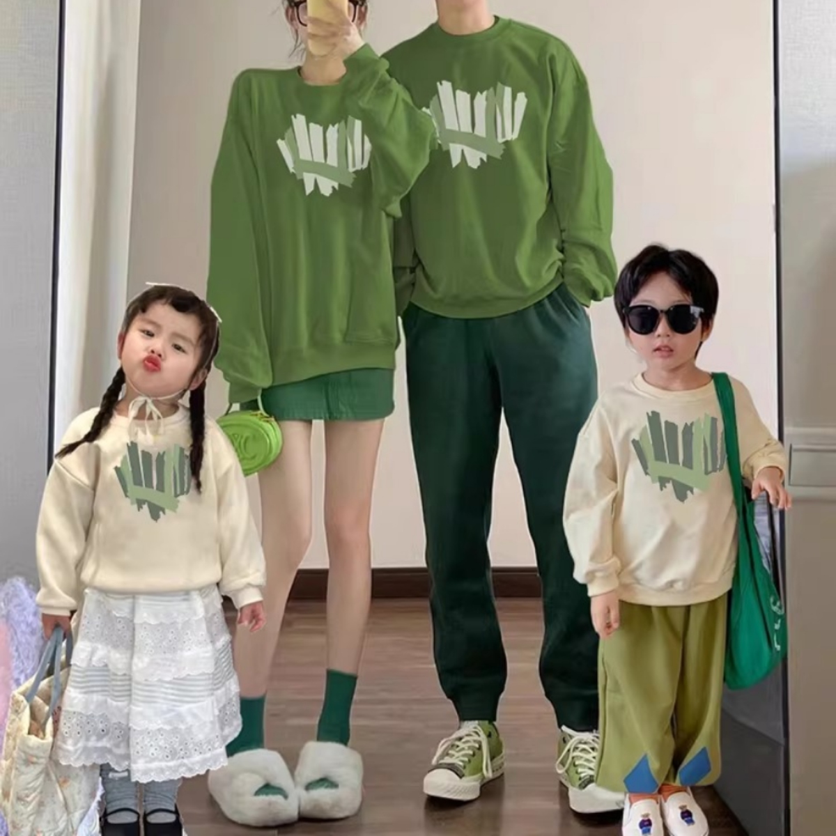 親子ペアルック グリーンハート トレーナー・ロンパース